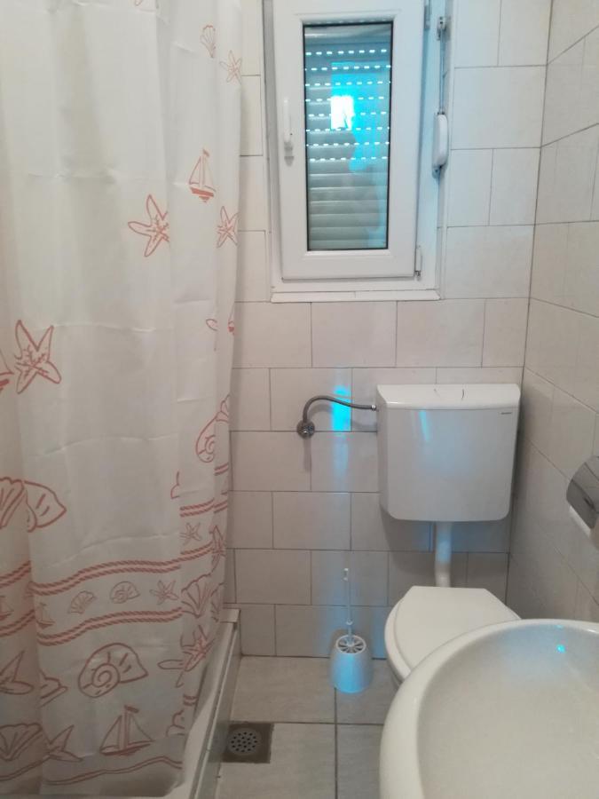 Apartman Volarevic Donji Karin Exteriér fotografie