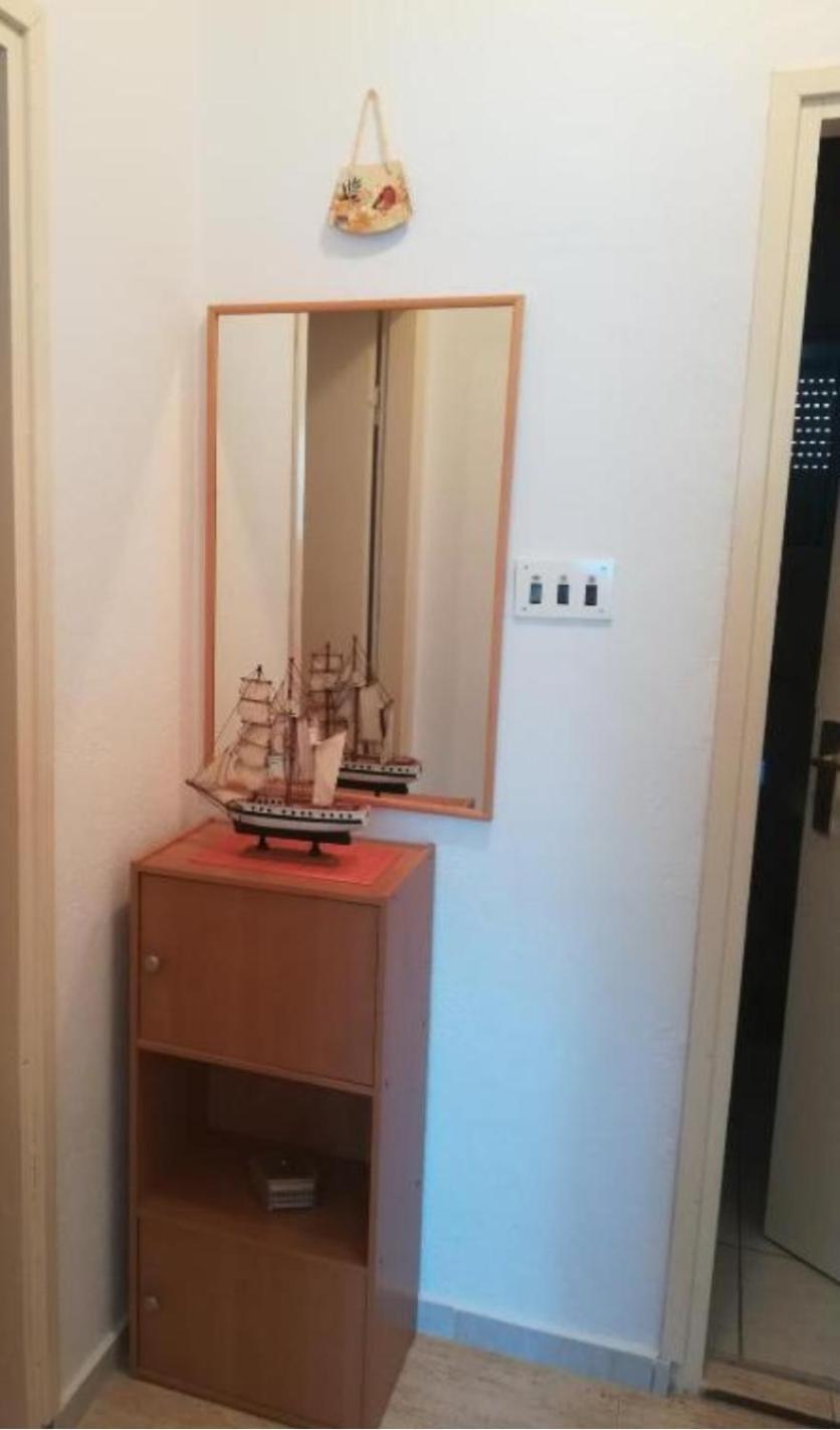 Apartman Volarevic Donji Karin Exteriér fotografie