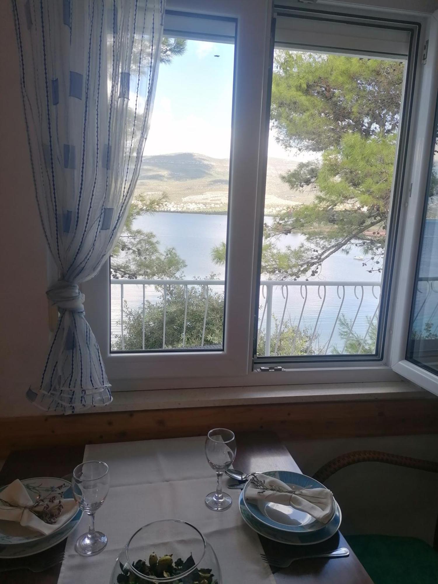 Apartman Volarevic Donji Karin Exteriér fotografie